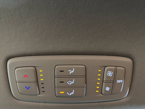 Certified 2022 Kia Carnival LX w/ Paint Protection Package image 19