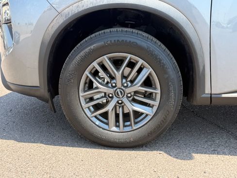Used 2025 Nissan Rogue S AWD/4WD image 6