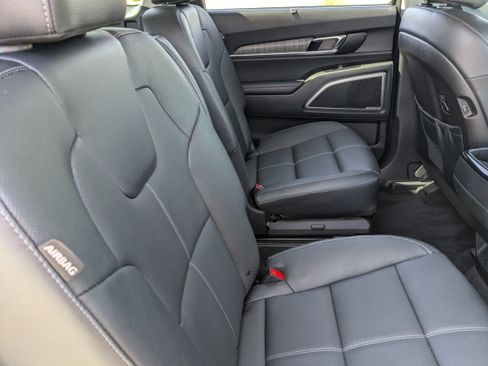 Used 2025 Kia Telluride EX w/ EX Captain's Chair Package FWD image 14