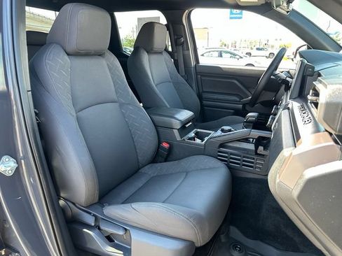 Certified 2025 Toyota Tacoma SR5 AWD/4WD image 10