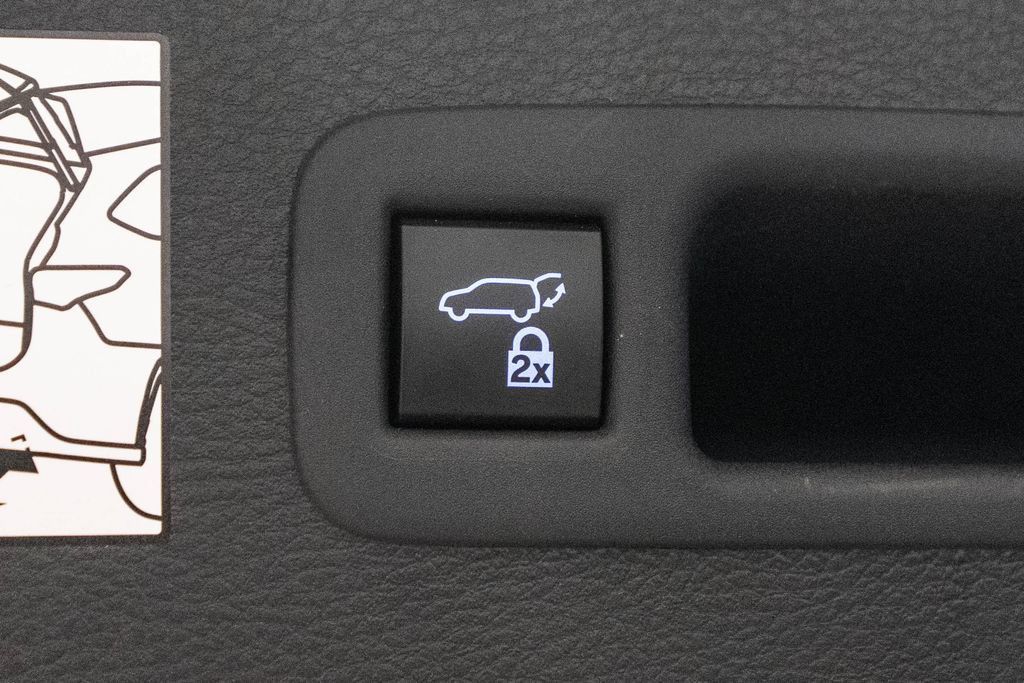 Certified 2024 Toyota Sienna XLE AWD/4WD image 36