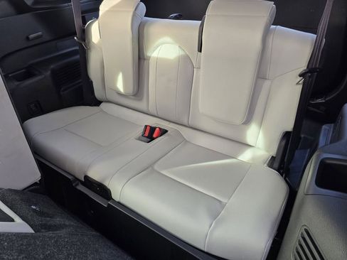 Used 2023 Mitsubishi Outlander SEL image 32