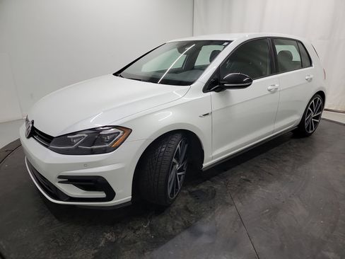 Used 2018 Volkswagen Golf R 4-Door image 3