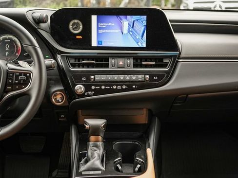 Used 2025 Lexus ES 350 w/ Accessory Package (Z2) FWD image 14