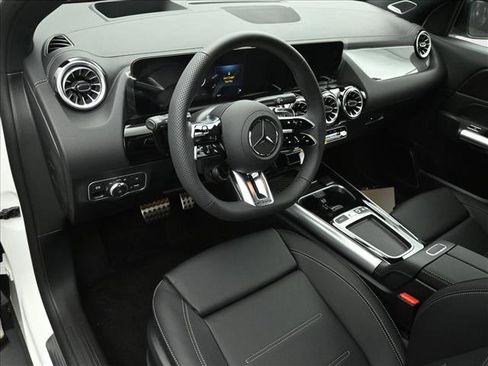 New 2025 Mercedes-Benz GLA 35 AMG 4MATIC image 8