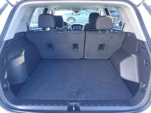 Used 2024 GMC Terrain SLE image 9