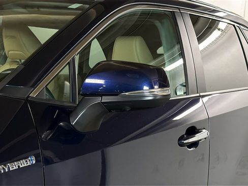 Used 2019 Toyota RAV4 Limited image 5