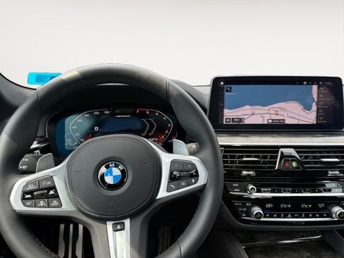 Used 2021 BMW M550i xDrive w/ Dynamic Handling Package AWD/4WD image 12