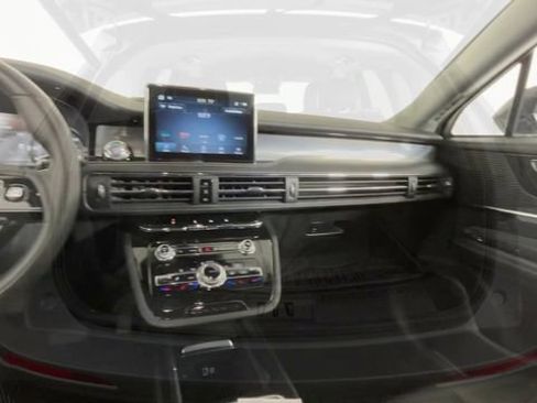 Used 2022 Lincoln Corsair AWD w/ Equipment Group 101A image 18