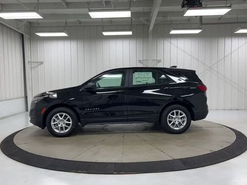 Used 2023 Chevrolet Equinox LS AWD/4WD image 5