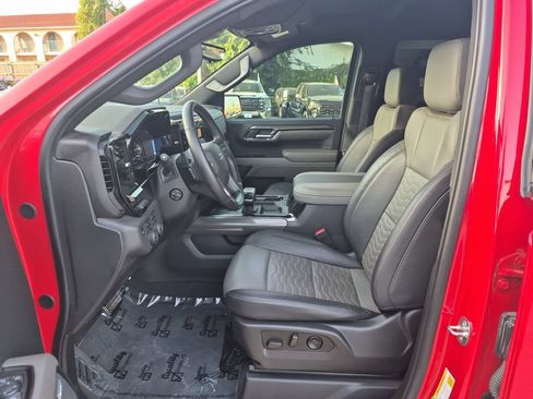 Used 2024 Chevrolet Silverado 1500 ZR2 w/ Technology Package AWD/4WD image 11
