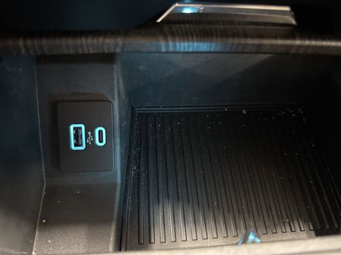 Used 2021 Ford F250 Lariat w/ FX4 Off-Road Package image 38