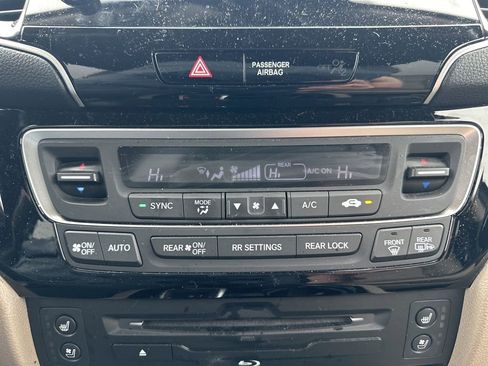 Used 2019 Honda Pilot Elite image 24