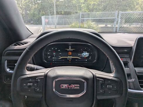 Used 2024 GMC Yukon AT4 w/ Technology Package AWD/4WD image 30
