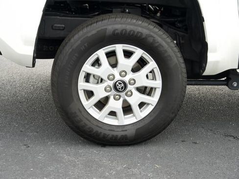 Used 2026 Toyota Tacoma SR5 AWD/4WD image 8