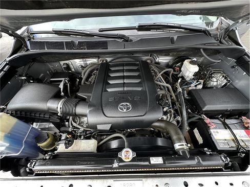 Used 2020 Toyota Tundra SR5 w/ TRD Off-Road Package image 28