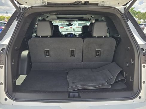 Used 2023 Chevrolet Traverse High Country FWD image 13