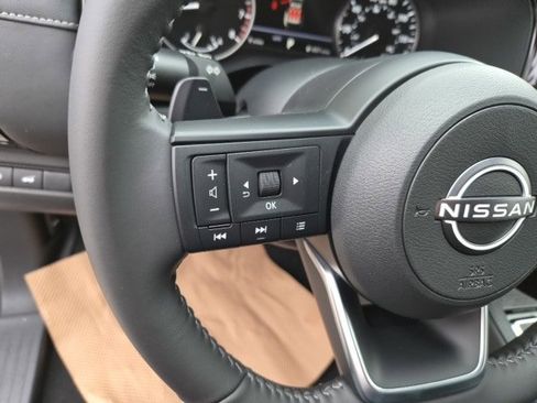 New 2025 Nissan Pathfinder SV w/ Black Appearance Package image 21