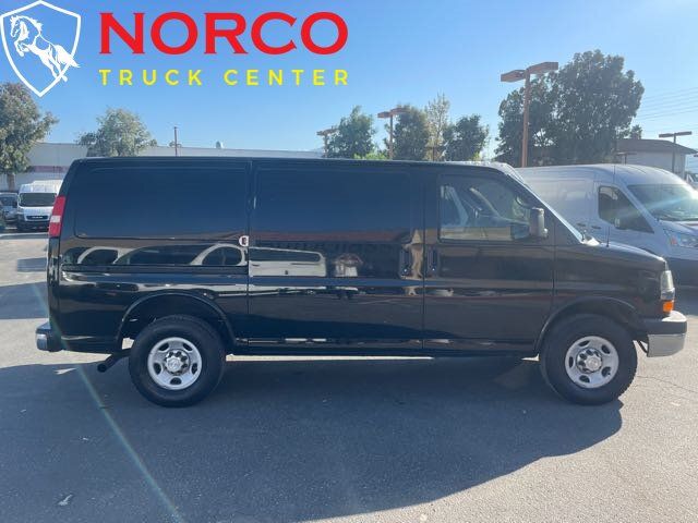 Used 2015 Chevrolet Express 2500 RWD image 1