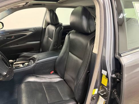 Used 2014 Lexus LS 600h L image 58