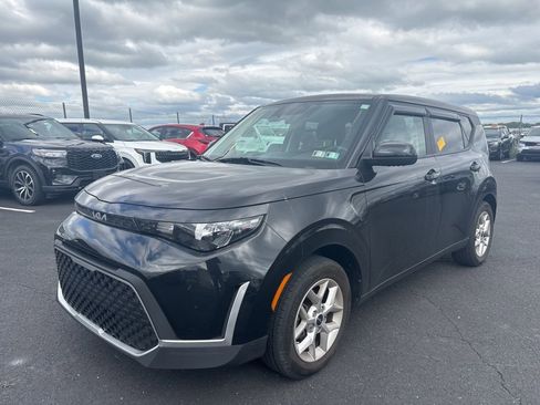 Used 2023 Kia Soul LX w/ LX Technology Package FWD image 7