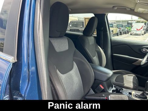 Used 2018 Jeep Cherokee Latitude image 21