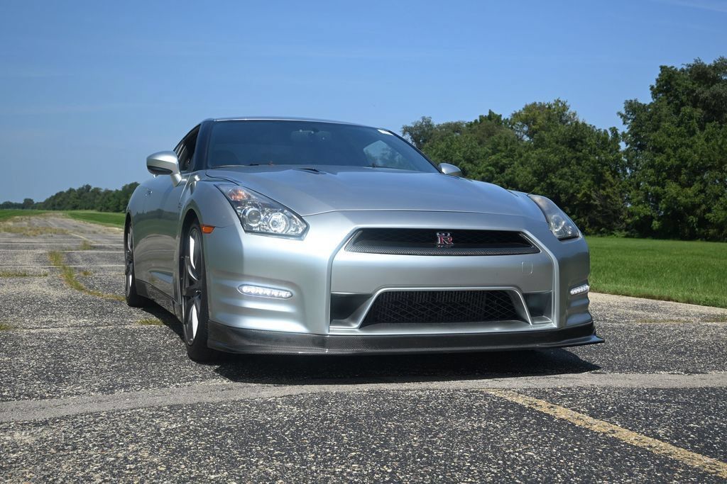 Used 2012 Nissan GT-R Premium AWD/4WD image 7
