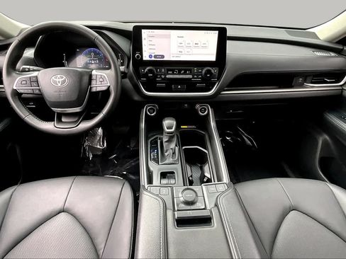 Used 2025 Toyota Grand Highlander AWD image 30