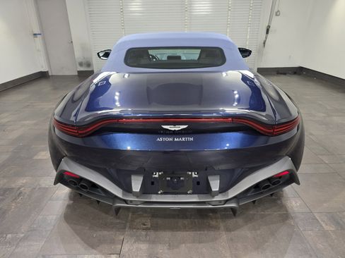 Used 2021 Aston Martin V8 Vantage Roadster image 22