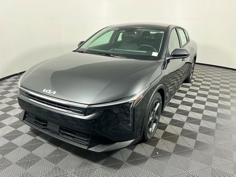 New 2025 Kia K4 LXS image 8