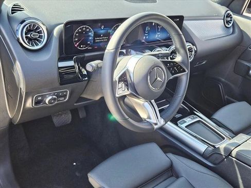 Used 2025 Mercedes-Benz GLA 250 image 10