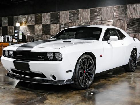 Used 2013 Dodge Challenger SRT8 Core image 6
