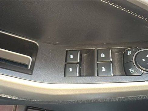 Used 2024 Ford Explorer Limited image 12