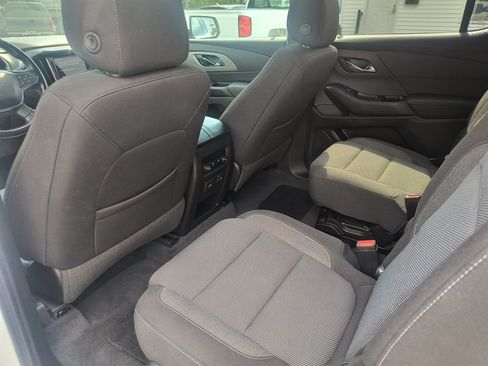 Used 2022 Chevrolet Traverse LT w/ LPO, Cargo Package FWD image 29
