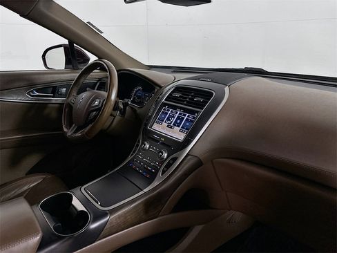 Used 2018 Lincoln MKX Reserve w/ Lincoln MKX Climate Package image 32