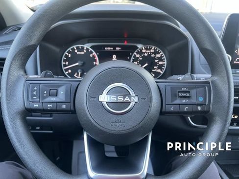 Used 2024 Nissan Rogue SV FWD image 17
