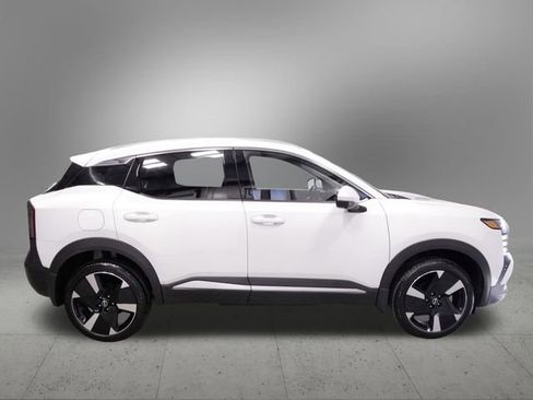 Used 2025 Nissan Kicks SR image 8