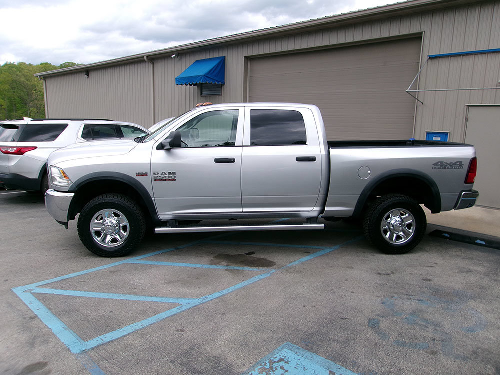 Used 2017 RAM 2500 Tradesman w/ Chrome Appearance Group AWD/4WD image 3