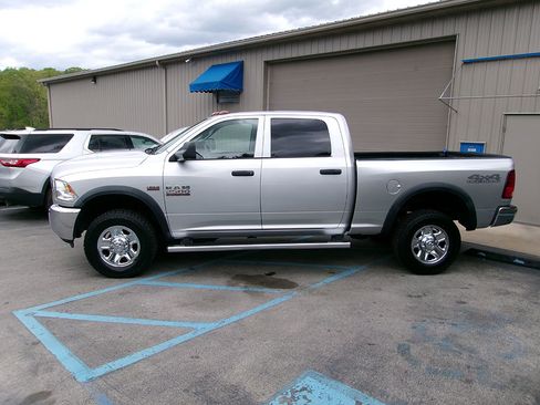 Used 2017 RAM 2500 Tradesman w/ Chrome Appearance Group AWD/4WD image 3