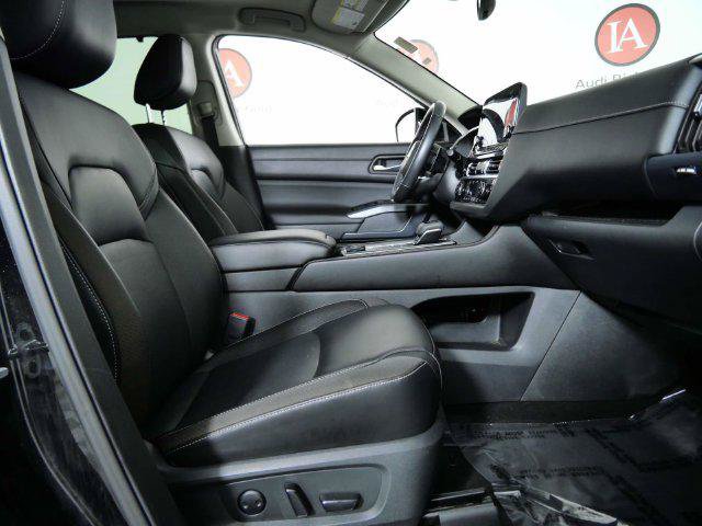 Used 2024 Nissan Pathfinder SL w/ SL Premium Package AWD/4WD image 27