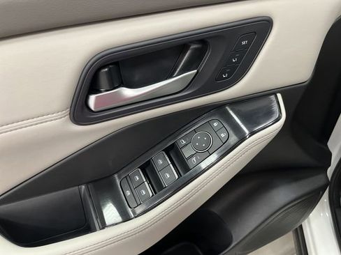 Used 2023 Nissan Rogue SL w/ SL Premium Package image 29