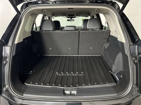 Certified 2025 Nissan Rogue SV image 22