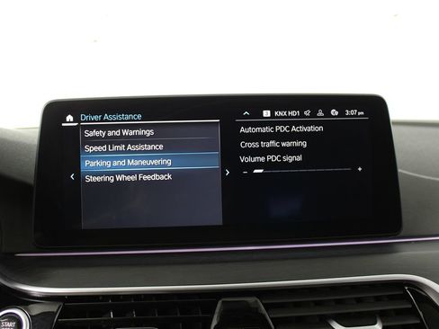 Used 2023 BMW 530e w/ M Sport Package image 27