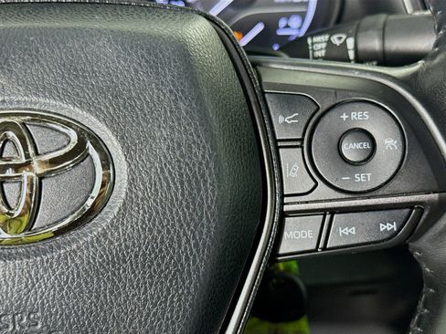 Used 2021 Toyota Camry SE FWD image 13