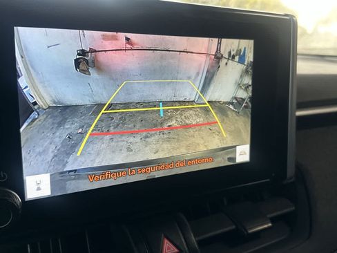 Used 2025 Toyota RAV4 XLE FWD image 19