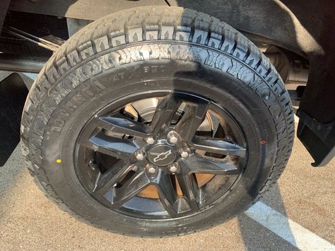 Used 2020 Chevrolet Silverado 1500 LT Trail Boss AWD/4WD image 37