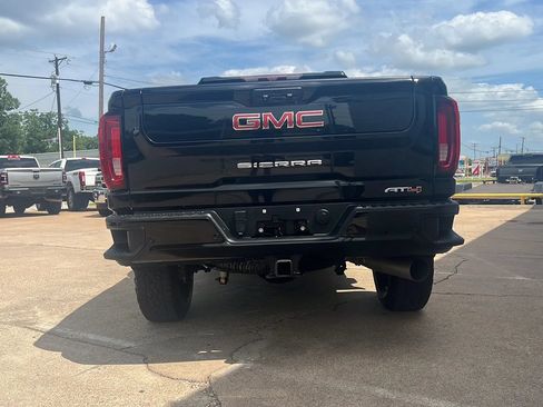 Used 2021 GMC Sierra 2500 AT4 w/ AT4 Premium Plus Package AWD/4WD image 6