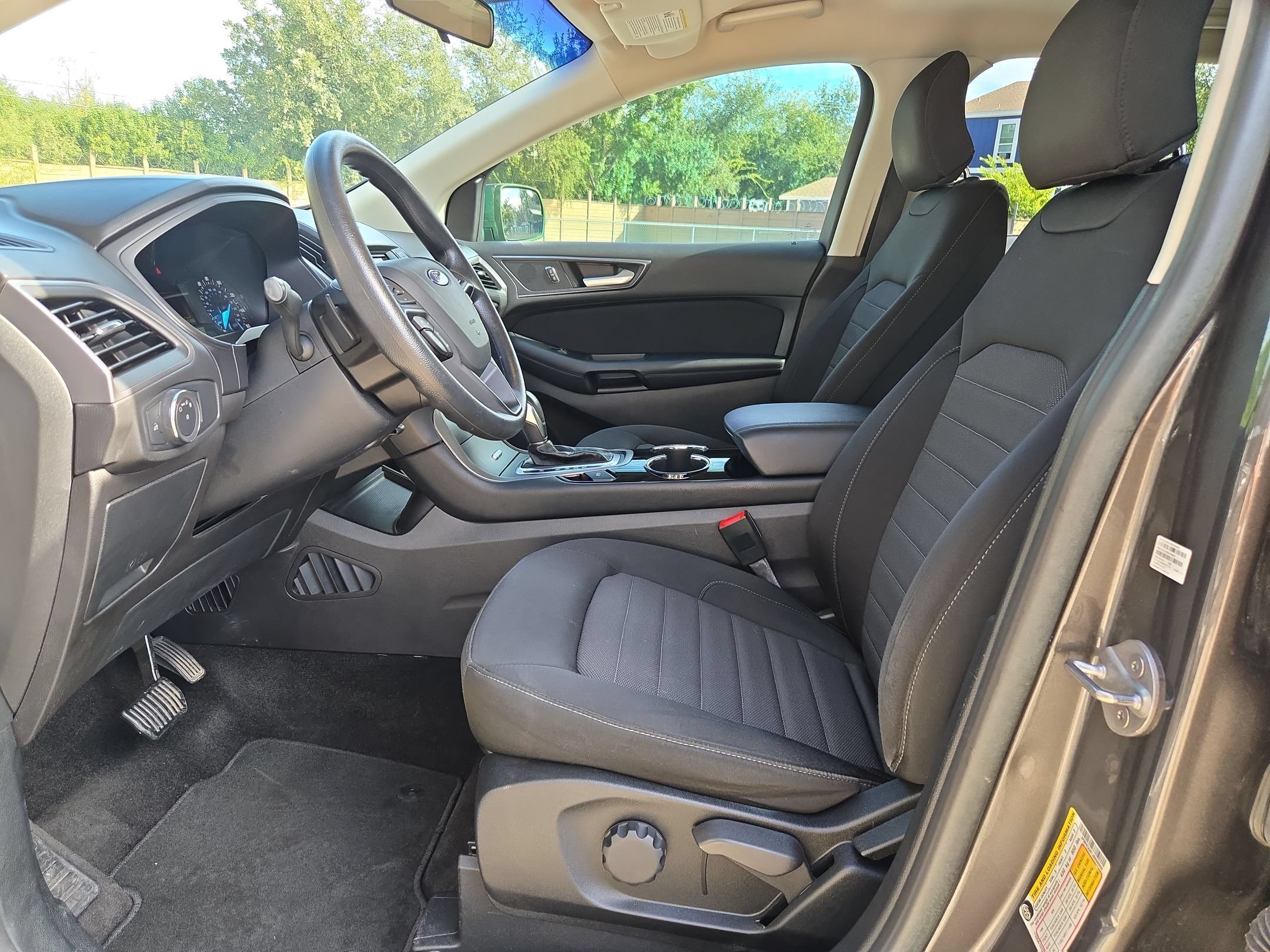 Used 2018 Ford Edge SE FWD image 9