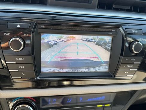 Used 2015 Toyota Corolla LE FWD image 17