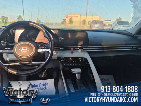 Used 2024 Hyundai Elantra Limited FWD image 12